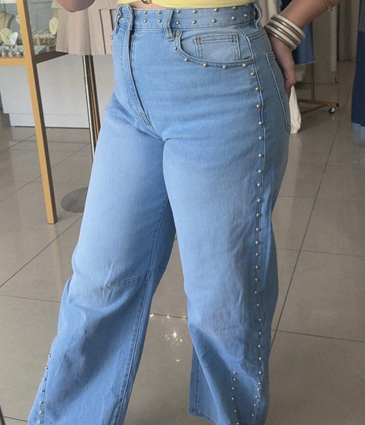 Nikki Jeans