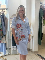 Traje líneas florido
