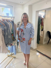 Traje líneas florido