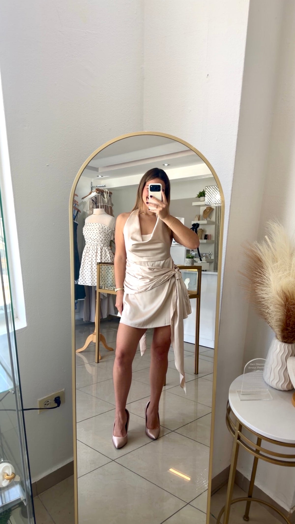 Traje corto champagne