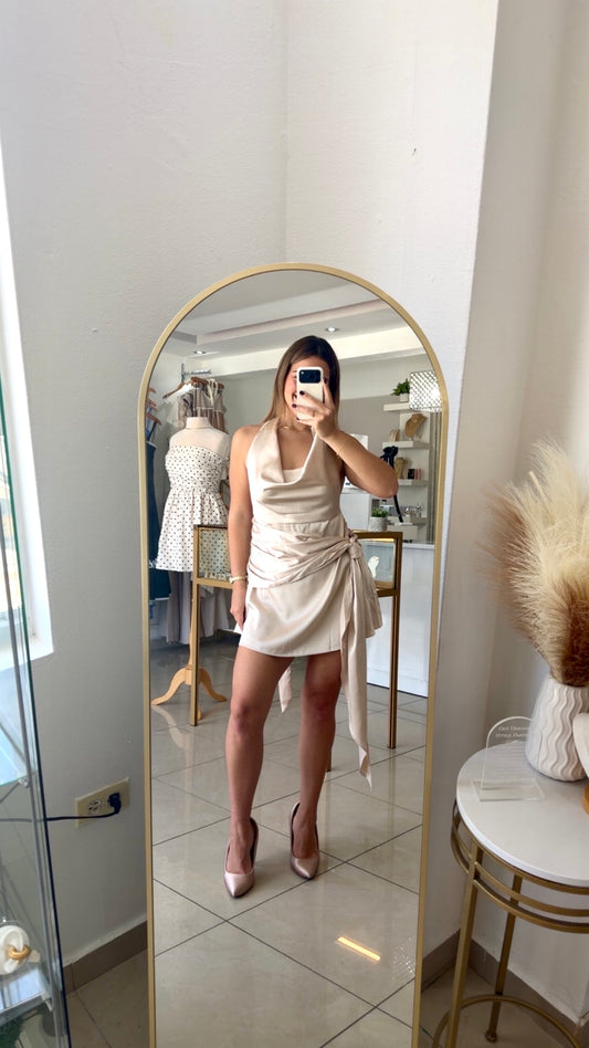 Traje corto champagne