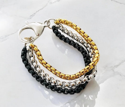 Tones dark Lisette Miro