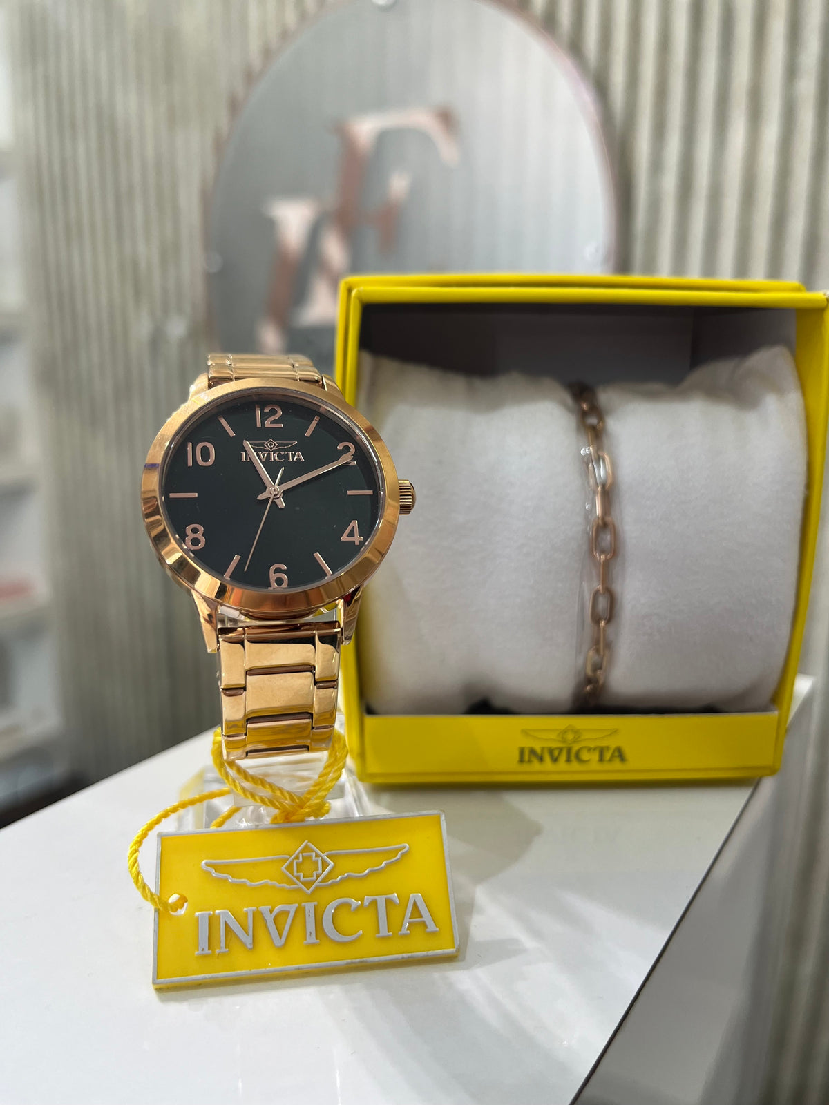 Reloj OG Invicta con pulsera
