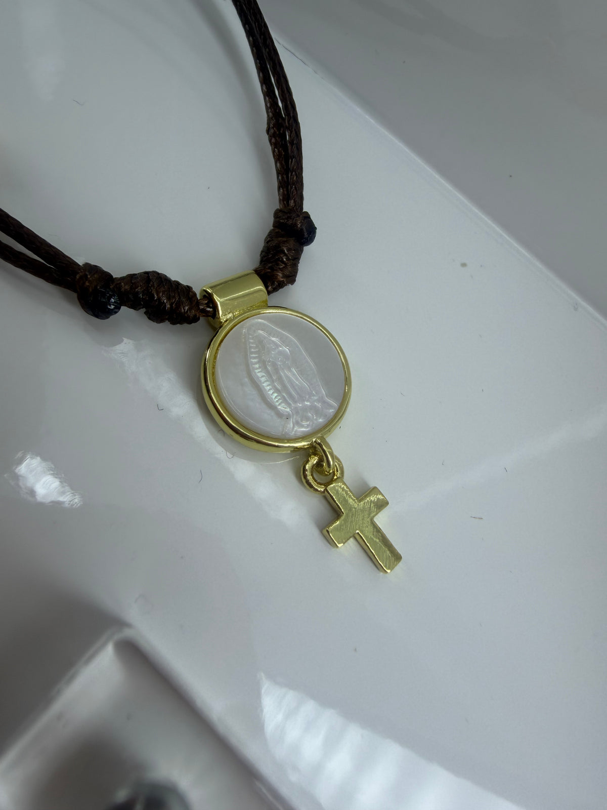 Hilo collar ajustable